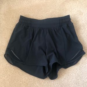 Lululemon Hotty hot short navy size 4 long